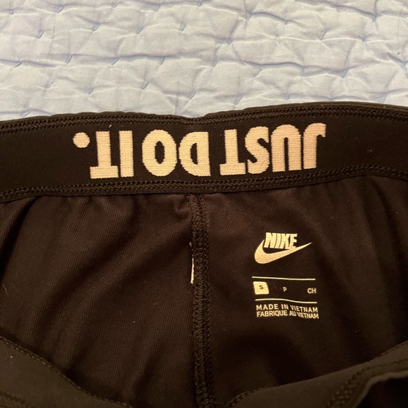 Nike leggings - Picture 2 of 2